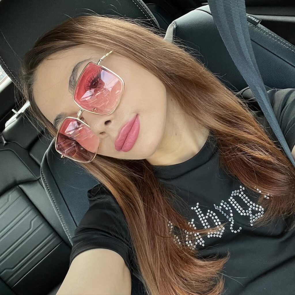 Who is Lolly Lips? Discover Her Bio, Career & Net Worth