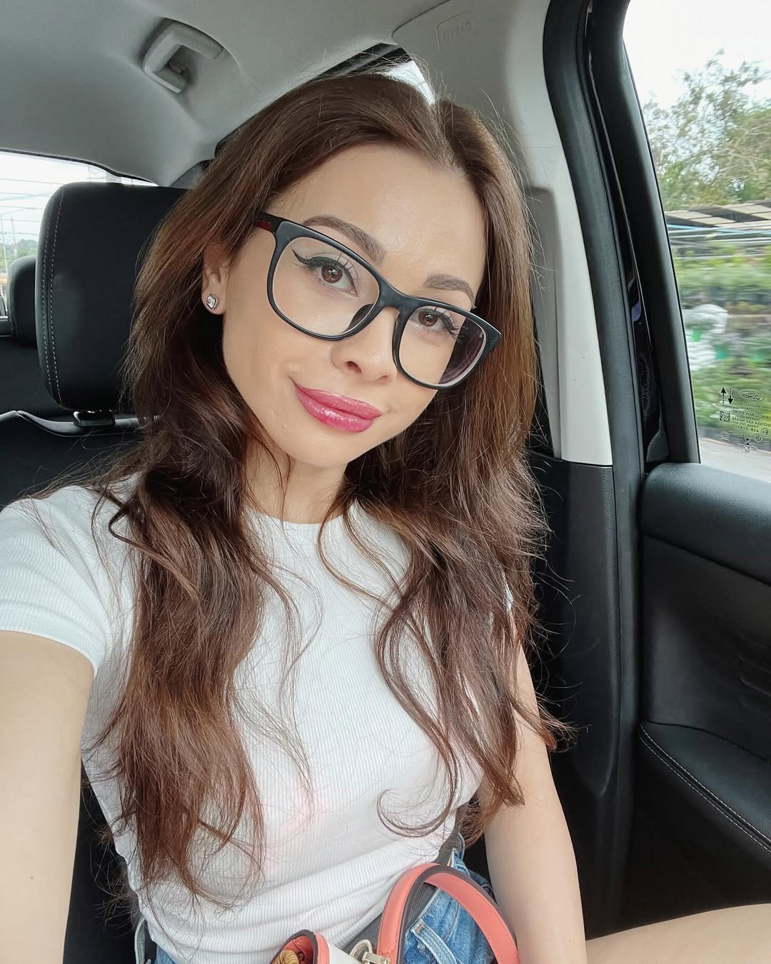 Who is Lolly Lips? Discover Her Bio, Career & Net Worth
