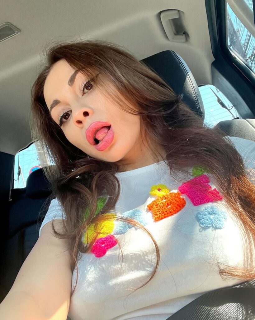 Who is Lolly Lips? Discover Her Bio, Career & Net Worth